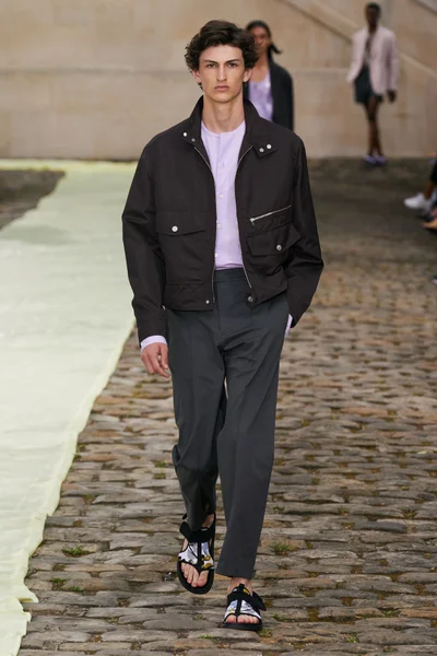Look 43